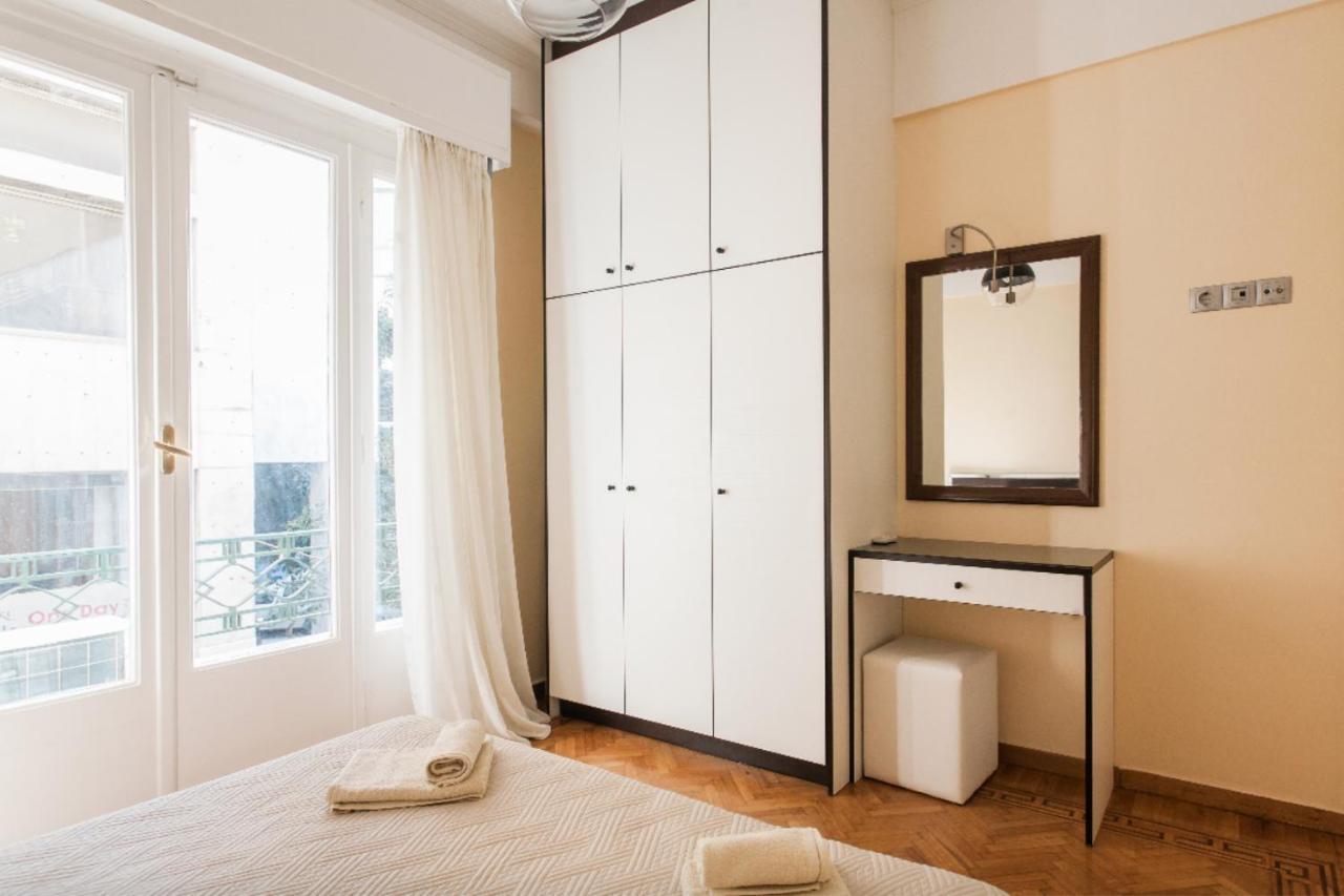 Beautiful Apartment At Plaka Atenas Exterior foto